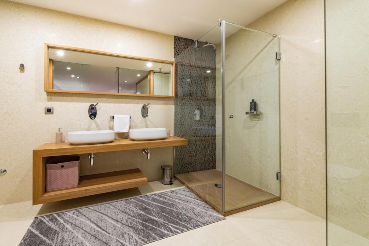 Luxurious With Private Sea Access -dubrovnik Villa *