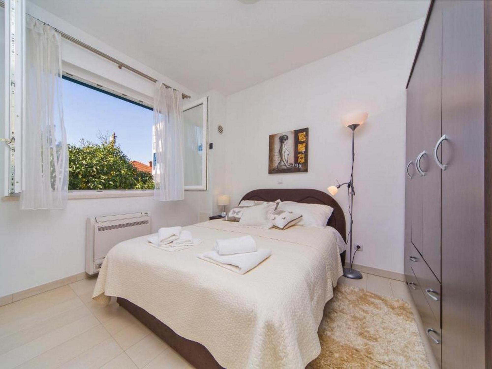 Apartment 4b *