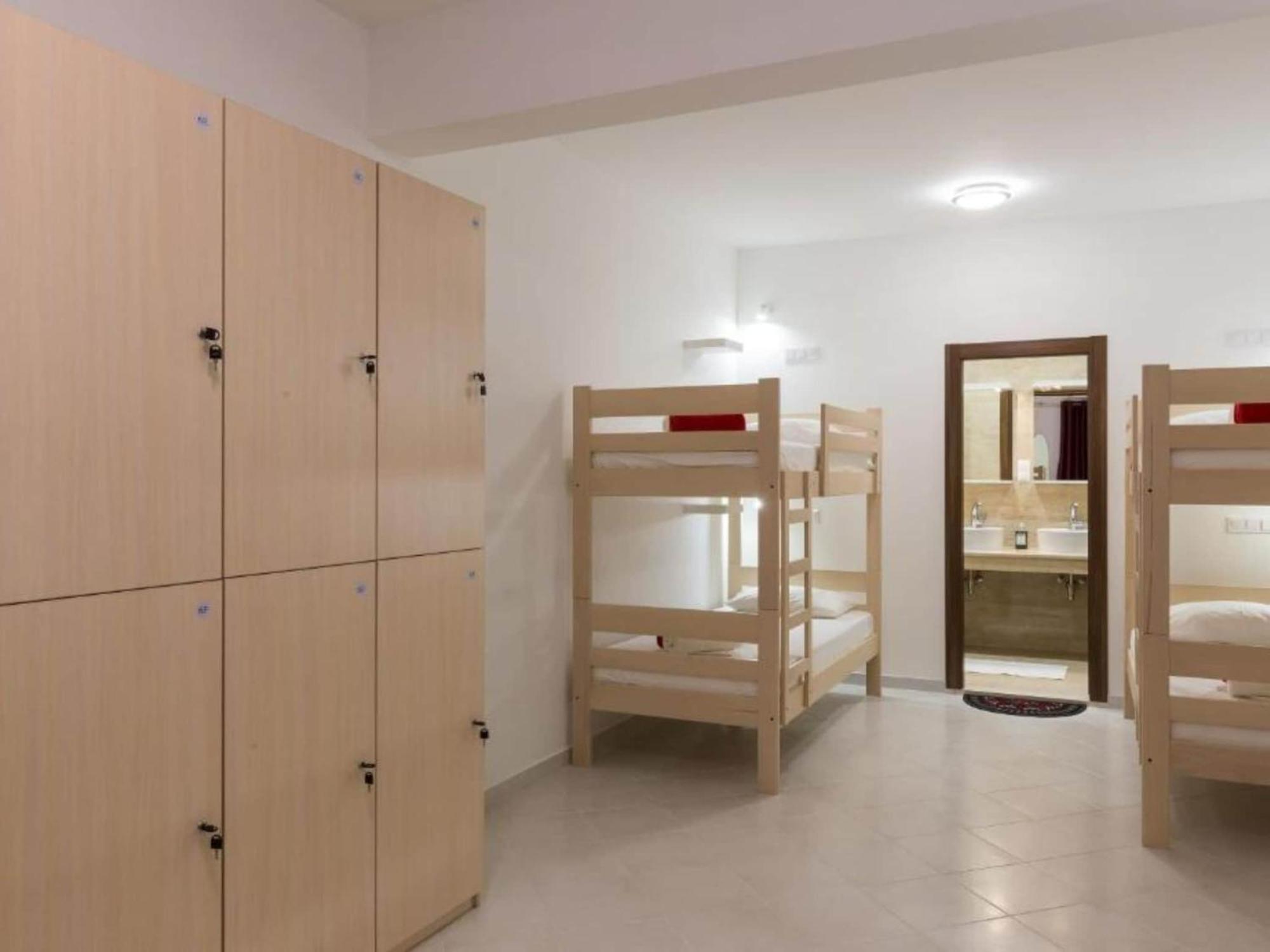 Free Bird - Bed In Four Bed Mixed 3 Holiday home