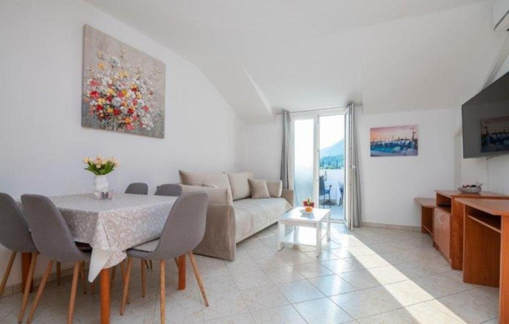 Apartment Azzurro 2 By Guide