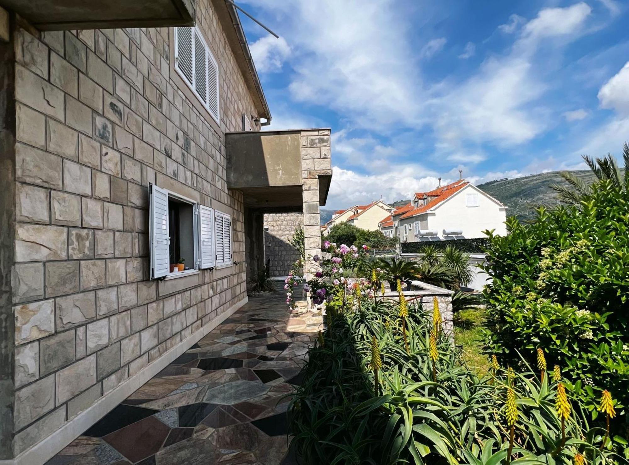 & Tapera Guest house