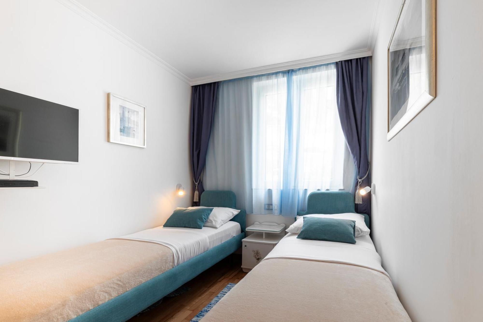 Apartment Blue One *