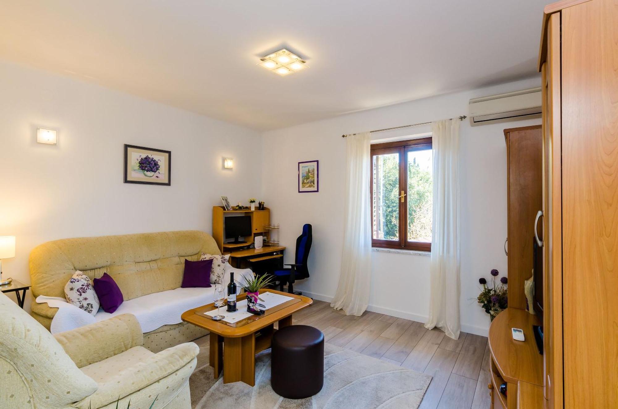 Veronika Apartment