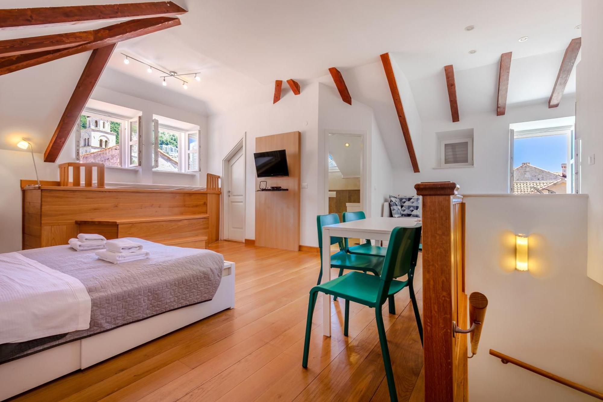 Apartment Feri *