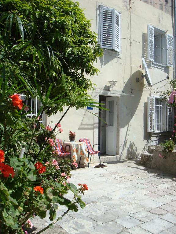 Manda Guest house