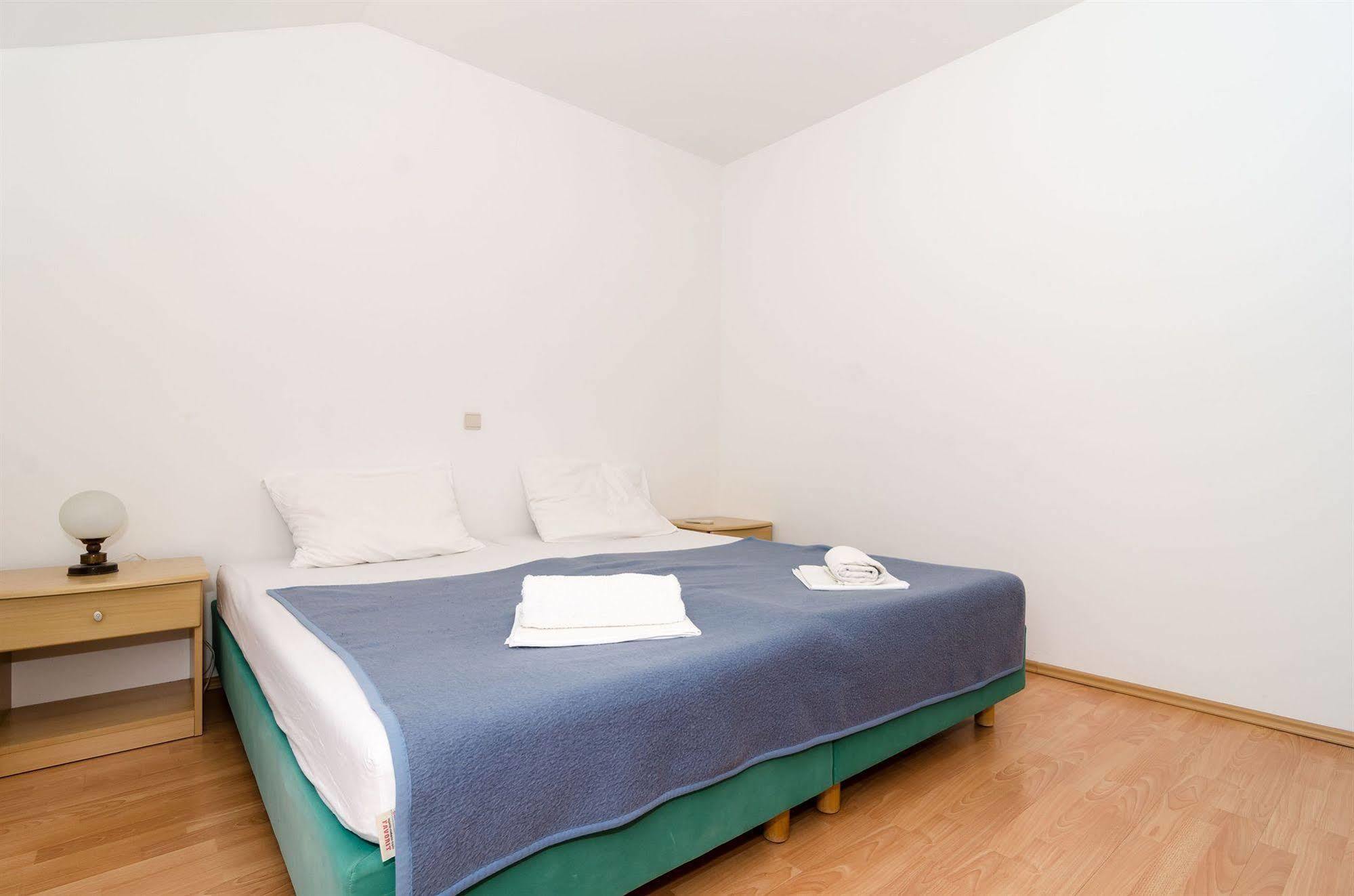 Burum Hotel *