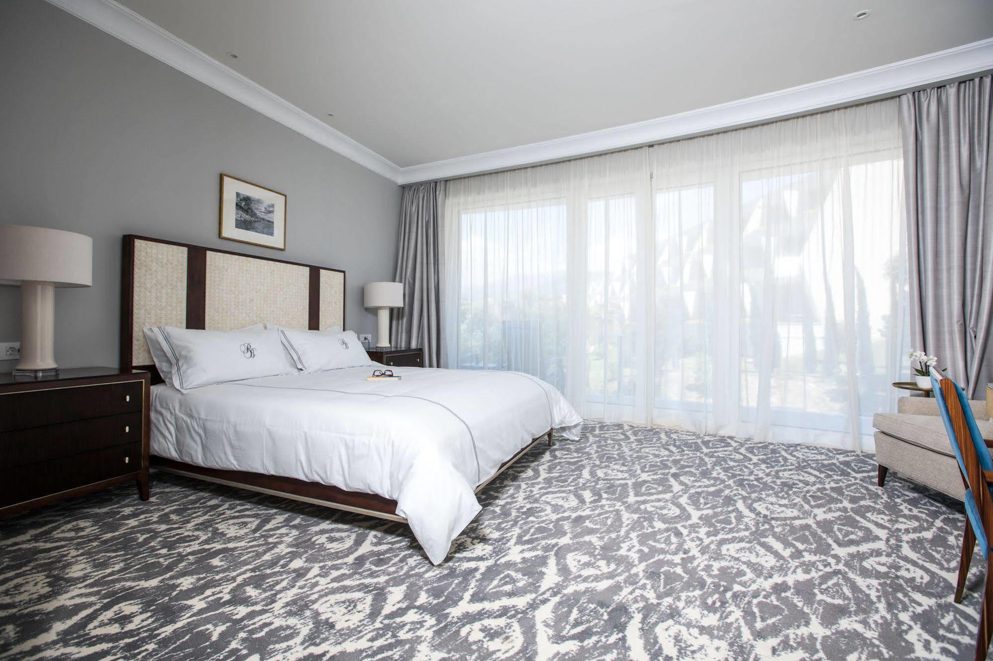 Royal Blue Hotel 5*
