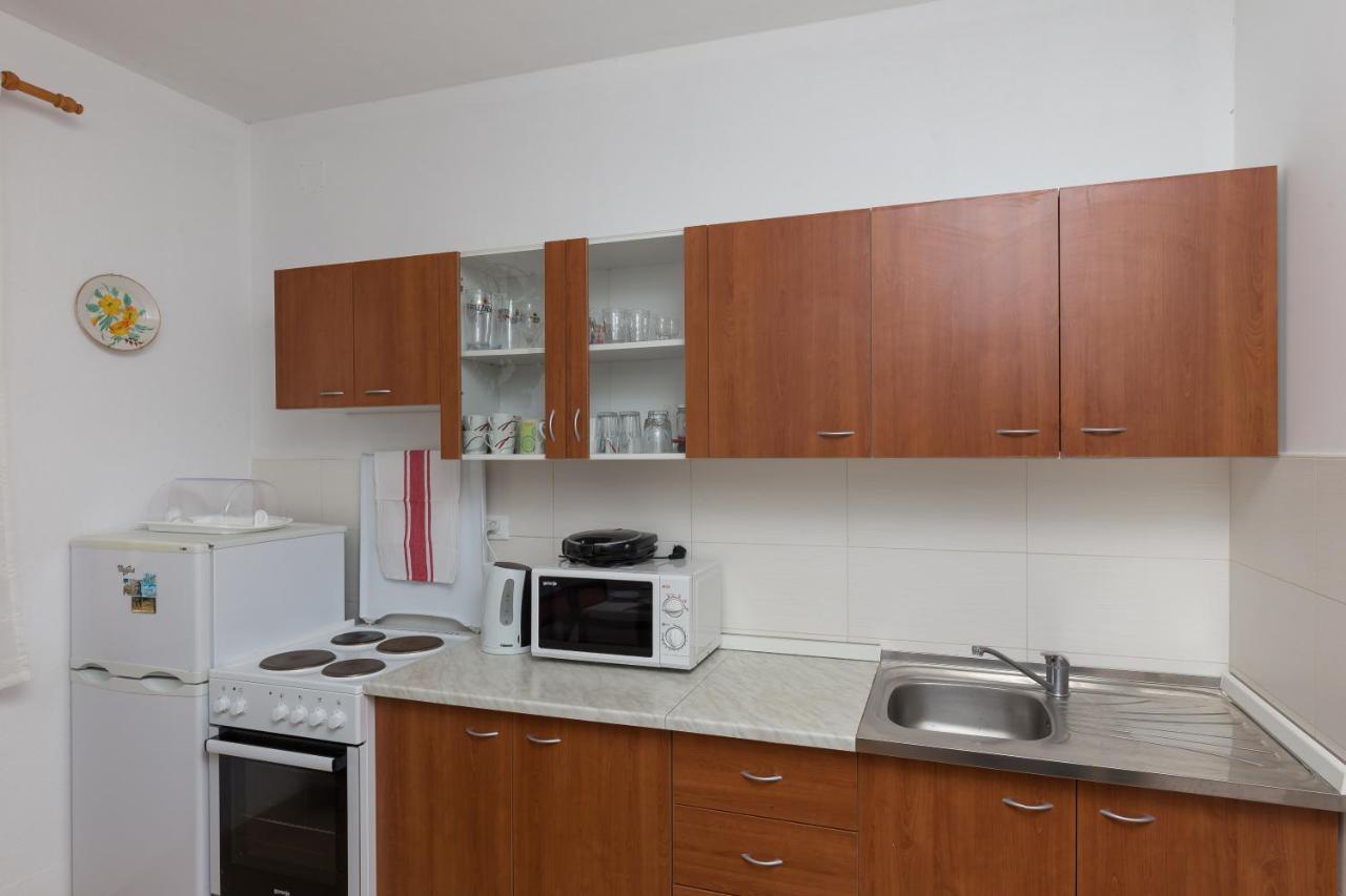 Guest house Family House Nozica 3*
