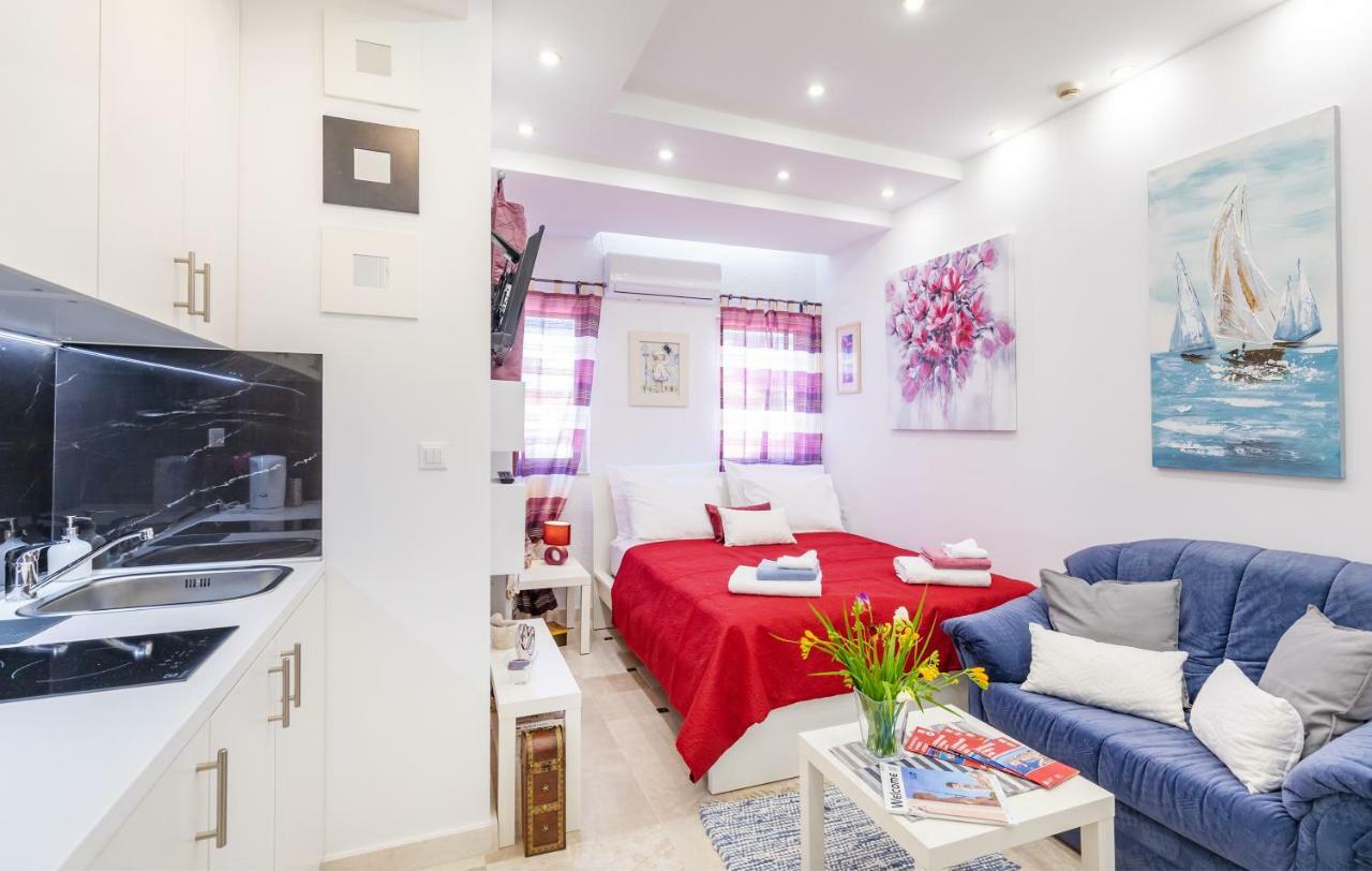 Downtown Studio Apartment *
