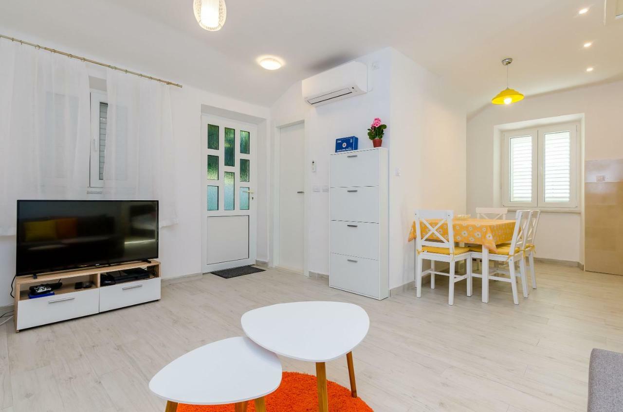 Amigo Apartment