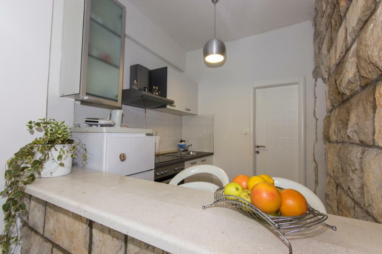 Laledo Apartment *