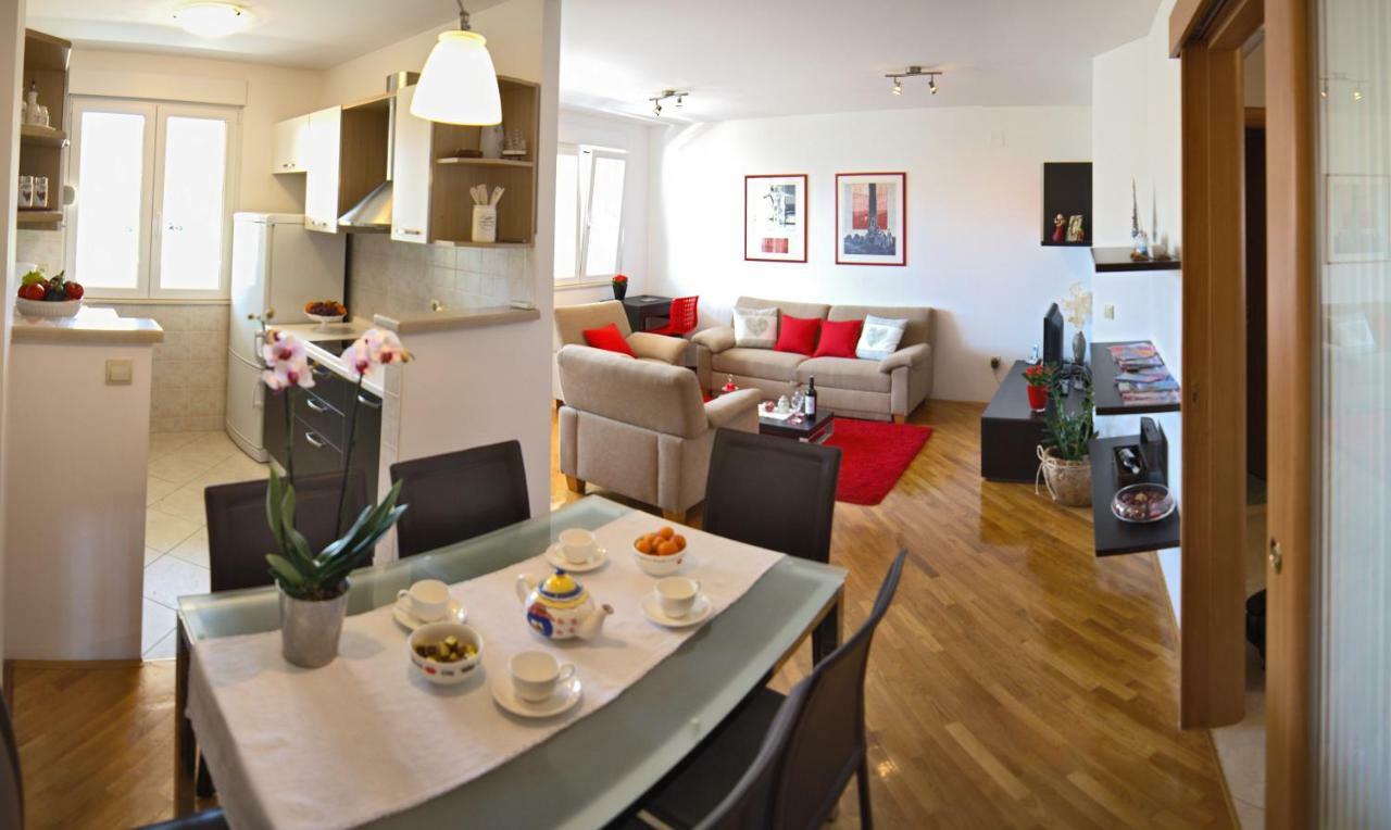 Ban Apartment *