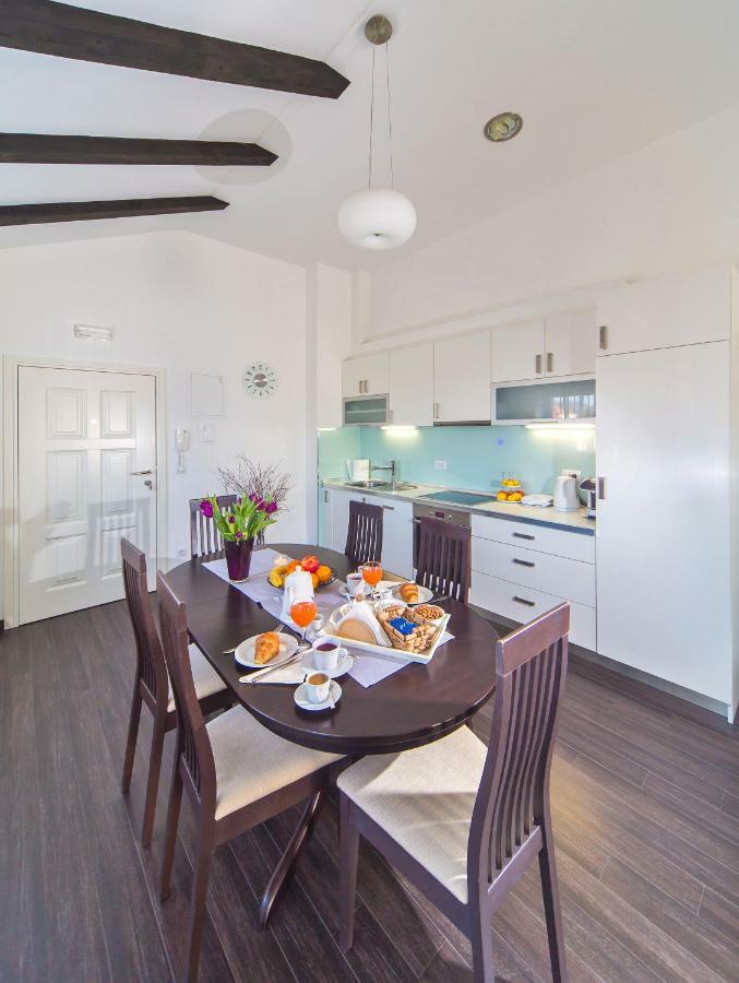 Apartment 4b *