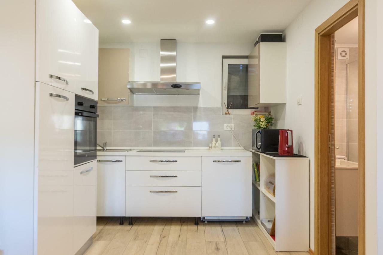 Norah Apartment
