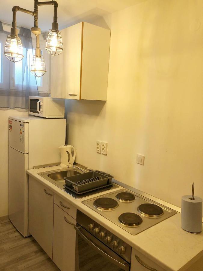 Summer Industry Apartment