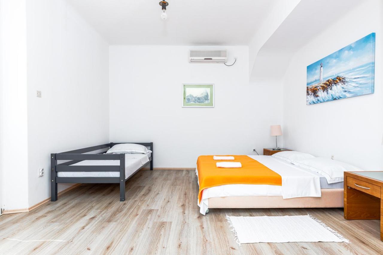 Mika Guest house
