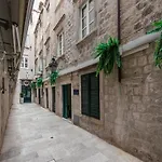 The Ragusa Arms