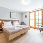Sunshine Place Apartments