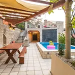 Family Friendly Apartments With A Swimming Pool Sustjepan, Dubrovnik - 17308