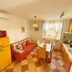 Villa Mar Vintage Apartments