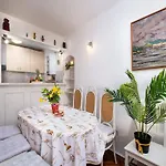 Apartment Jany - Two Bedroom Apartment With City View
