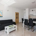 Apartments Villa Ari
