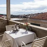 Guest House Lina
