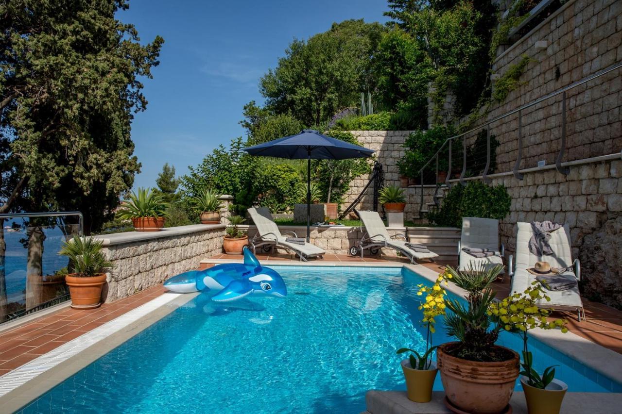 Luxury Beachfront Palace With Private Pool And Jacuzzi By The In *