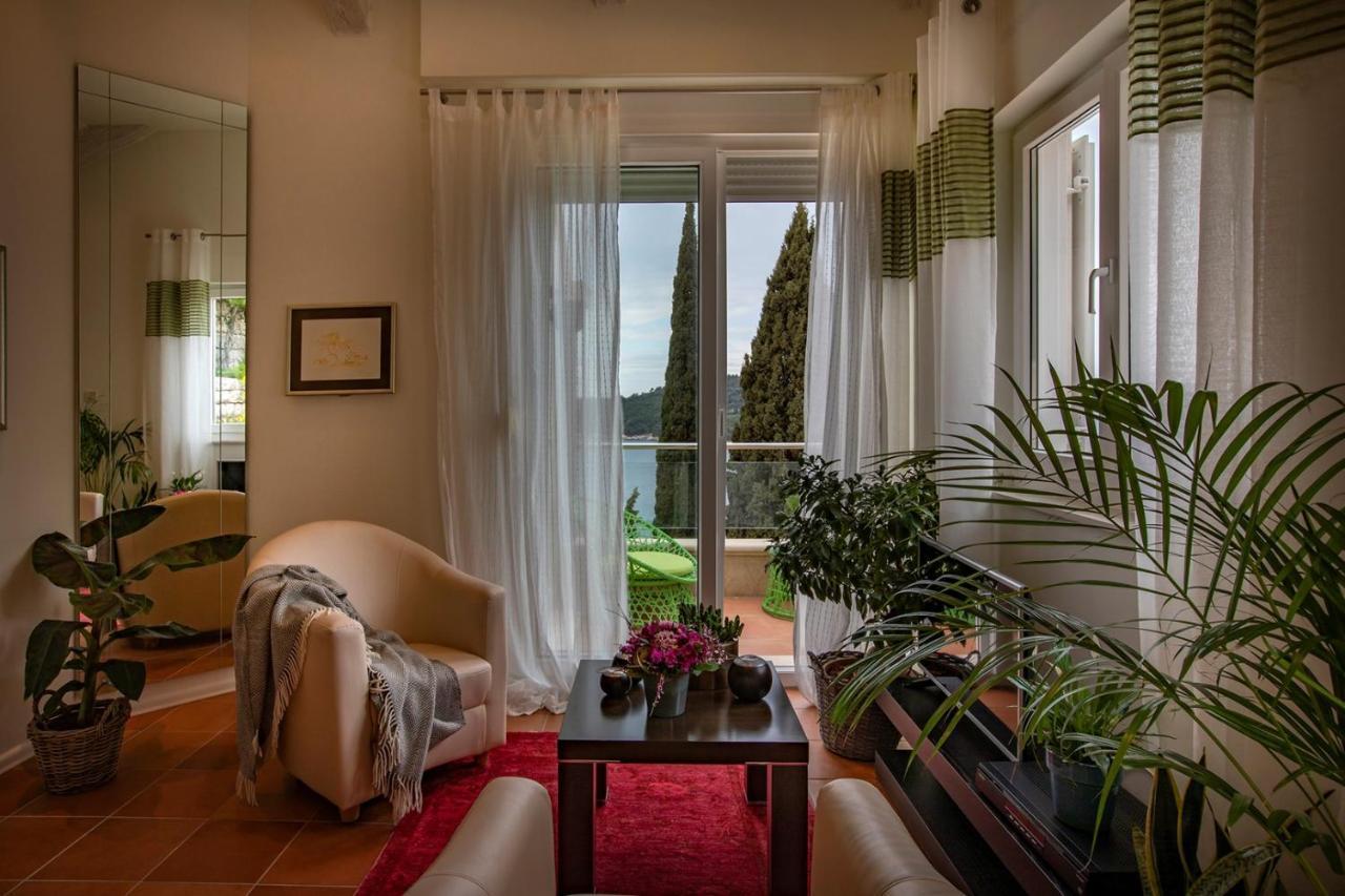 Luxury Beachfront Palace With Private Pool And Jacuzzi By The In * Dubrovnik
