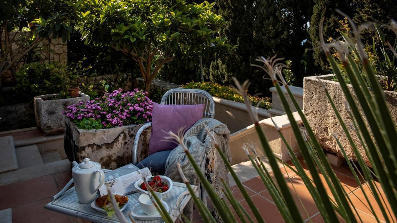Villa Luxury Beachfront Palace With Private Pool And Jacuzzi By The In Dubrovnik