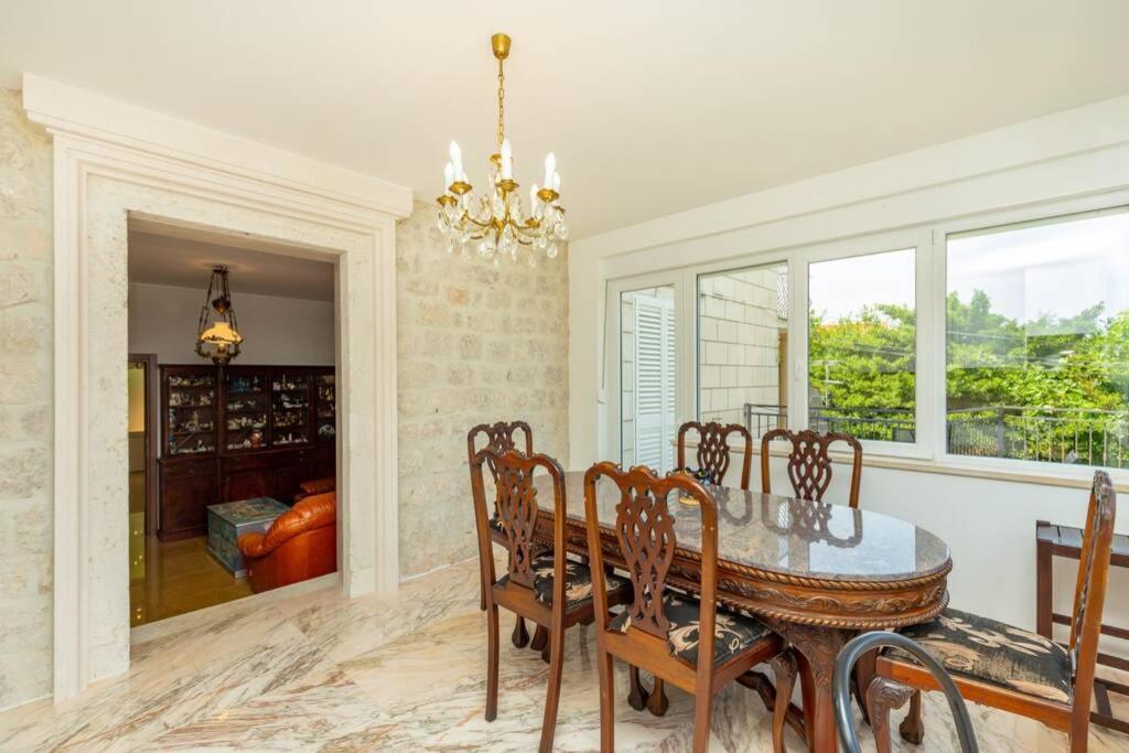 Art Delux **** Apartment