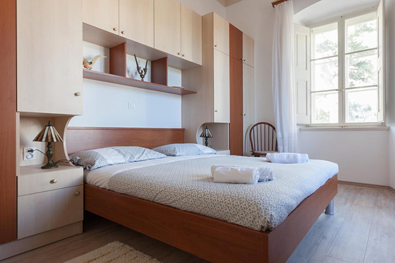 Apartment Solei With Terrace Oldtown And Sea View