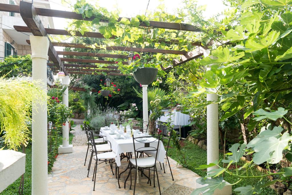 Garden Bed & Breakfast