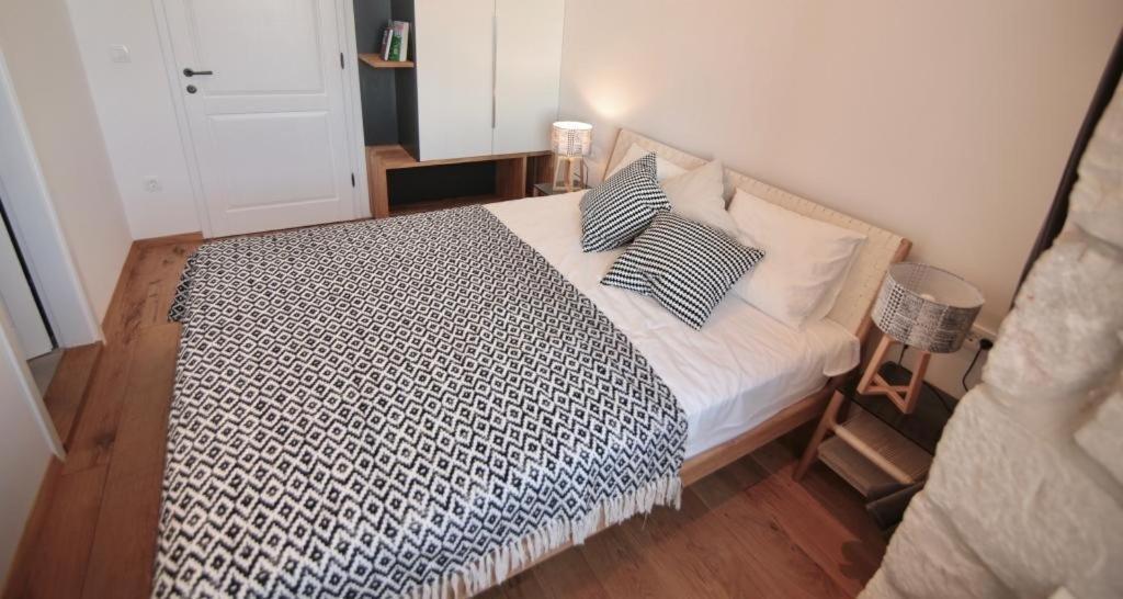 Cava Apartment *