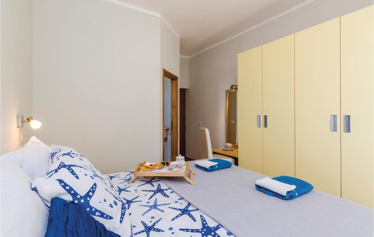 Three-bedroom Bosanka With Sea View 08