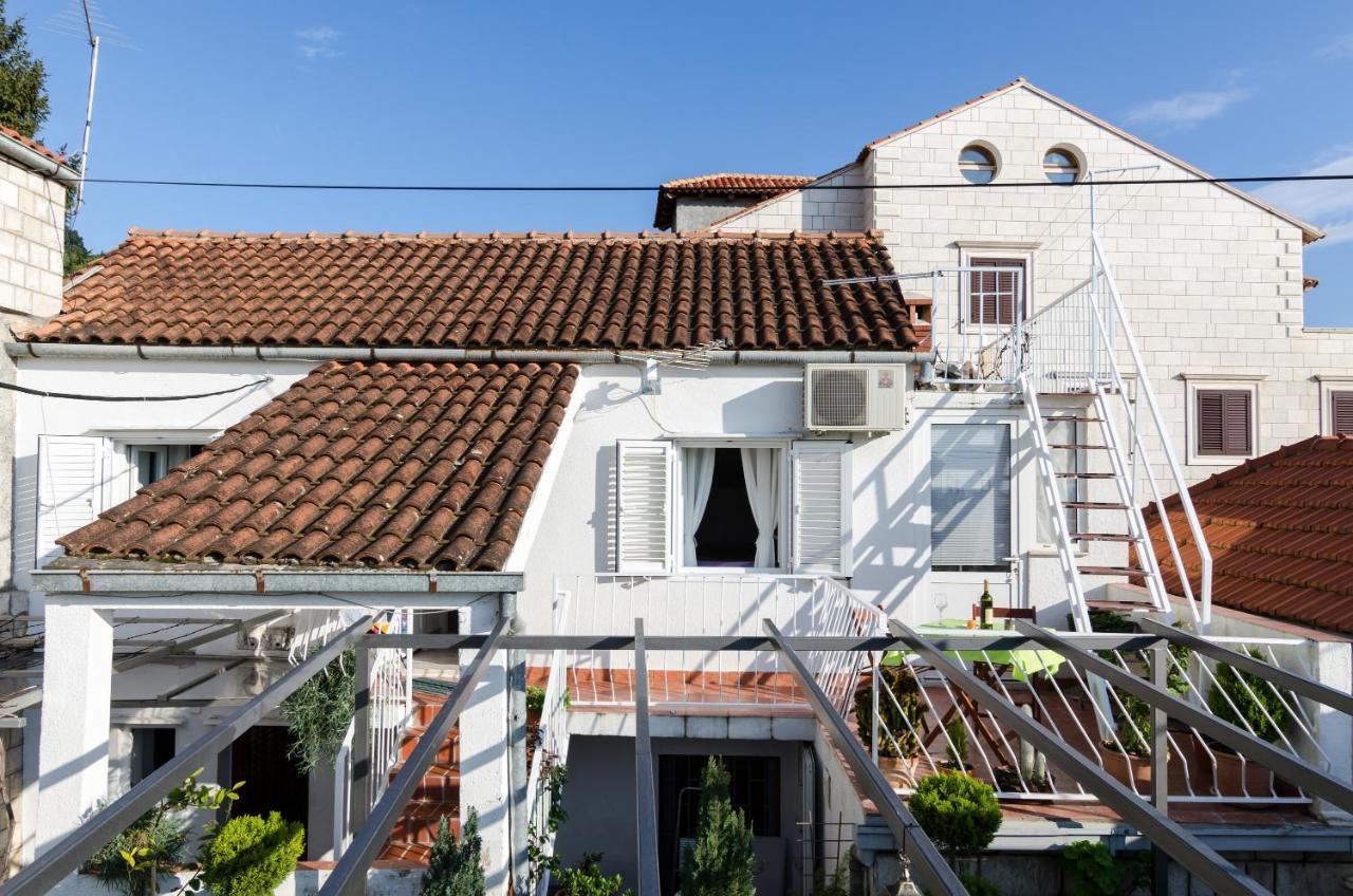 White Wave Guest house