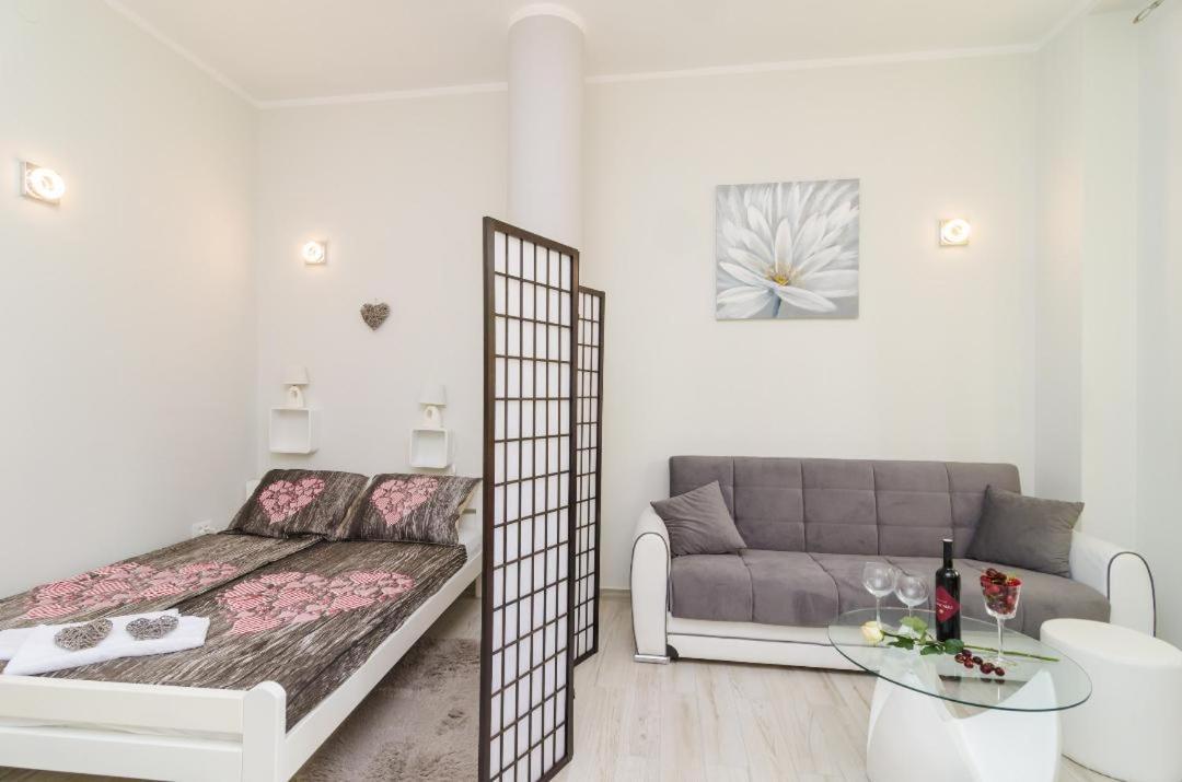 Mariva Apartment *
