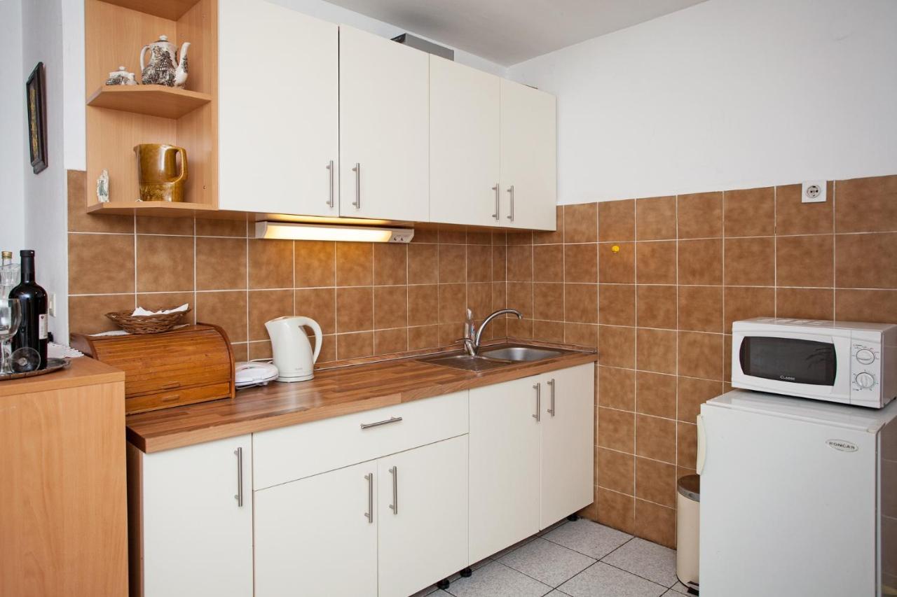 Apartment Family Friendly With A Swimming Pool Sustjepan, - 17308