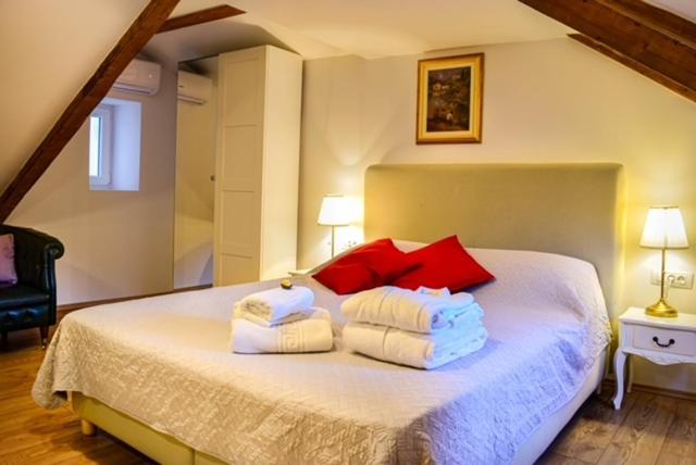 Rilati Old Town Palace 4 *