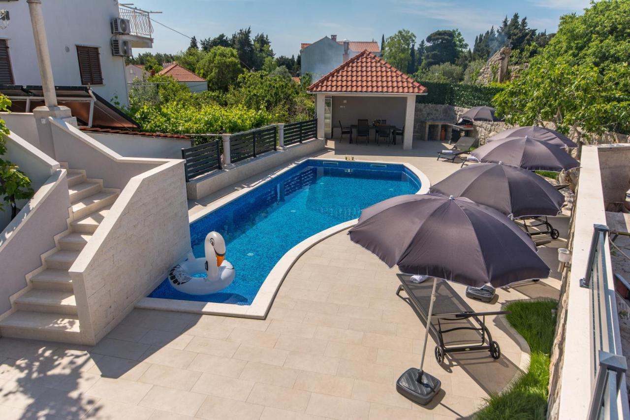 Martinovic 2 * Dubrovnik
