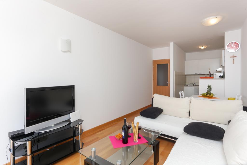 Apartment Maya