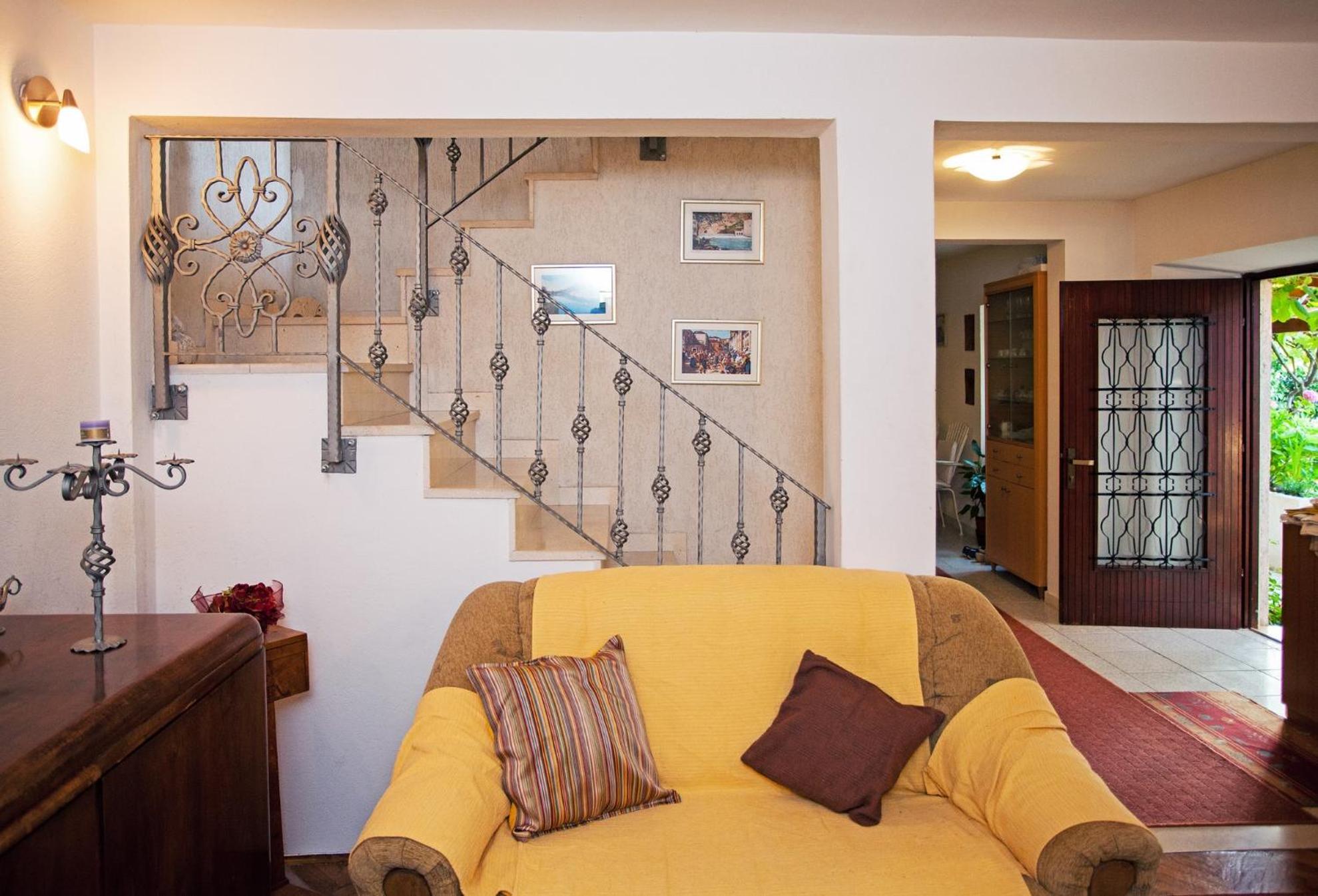 Apartment Family Friendly With A Swimming Pool Sustjepan, - 17308 Dubrovnik
