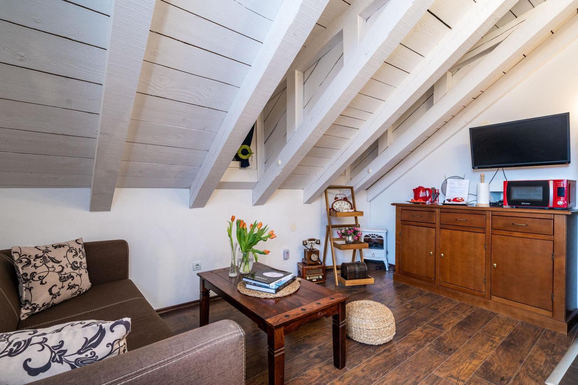 Apartment Plaza *