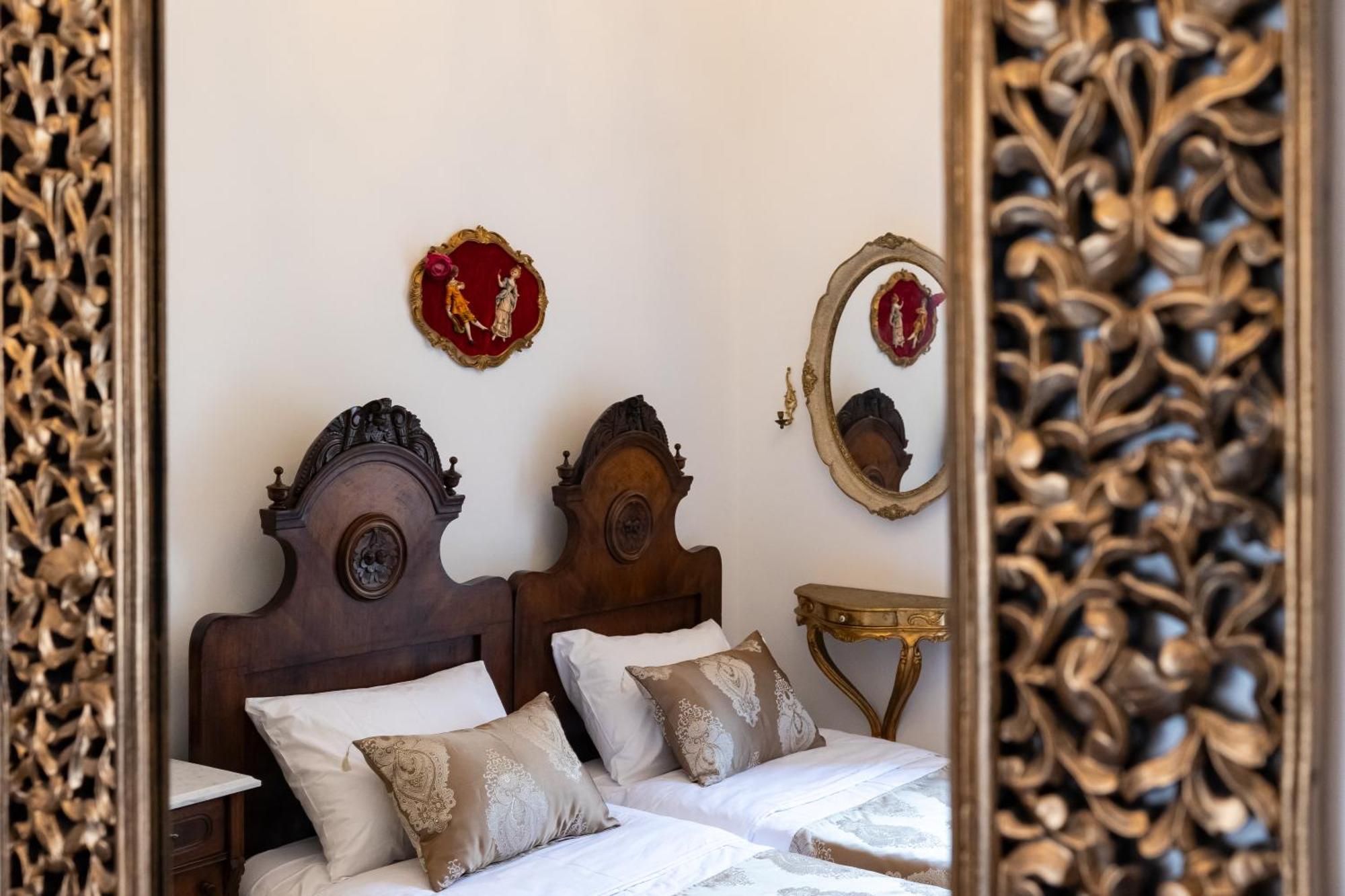 Baroque Apartment *