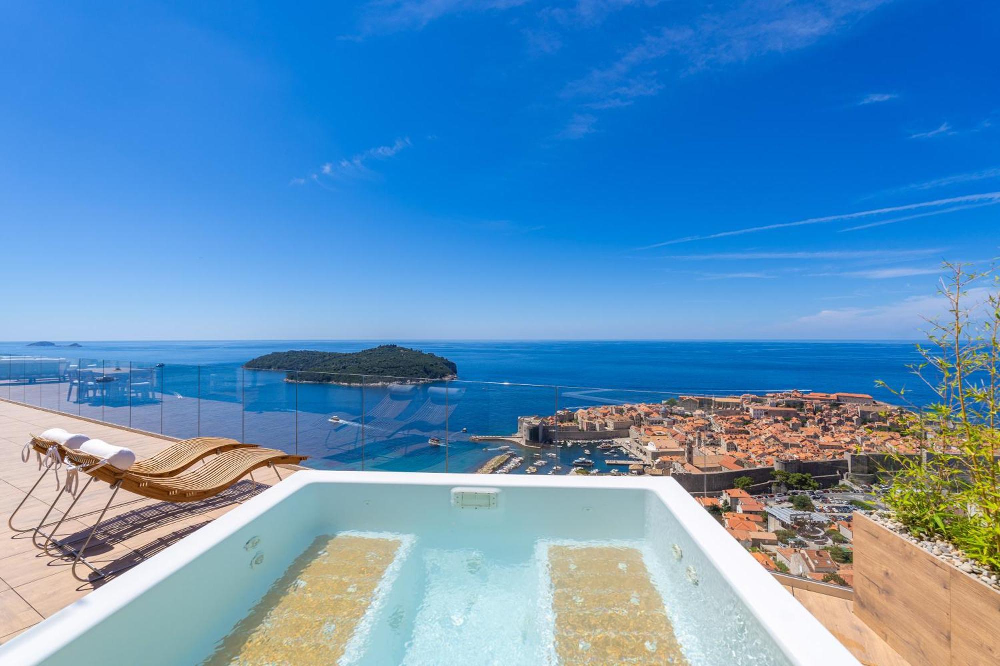 Kings Landing 5 Stars Penthouse *