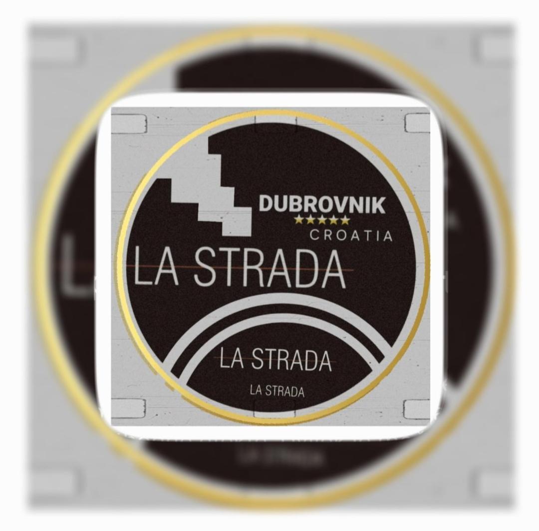 Palace La Strada