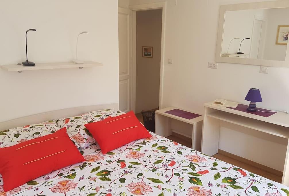 Palace La Strada Apartment *