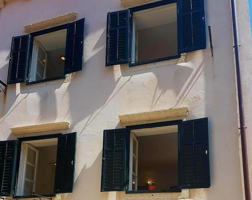Palace La Strada Apartment *