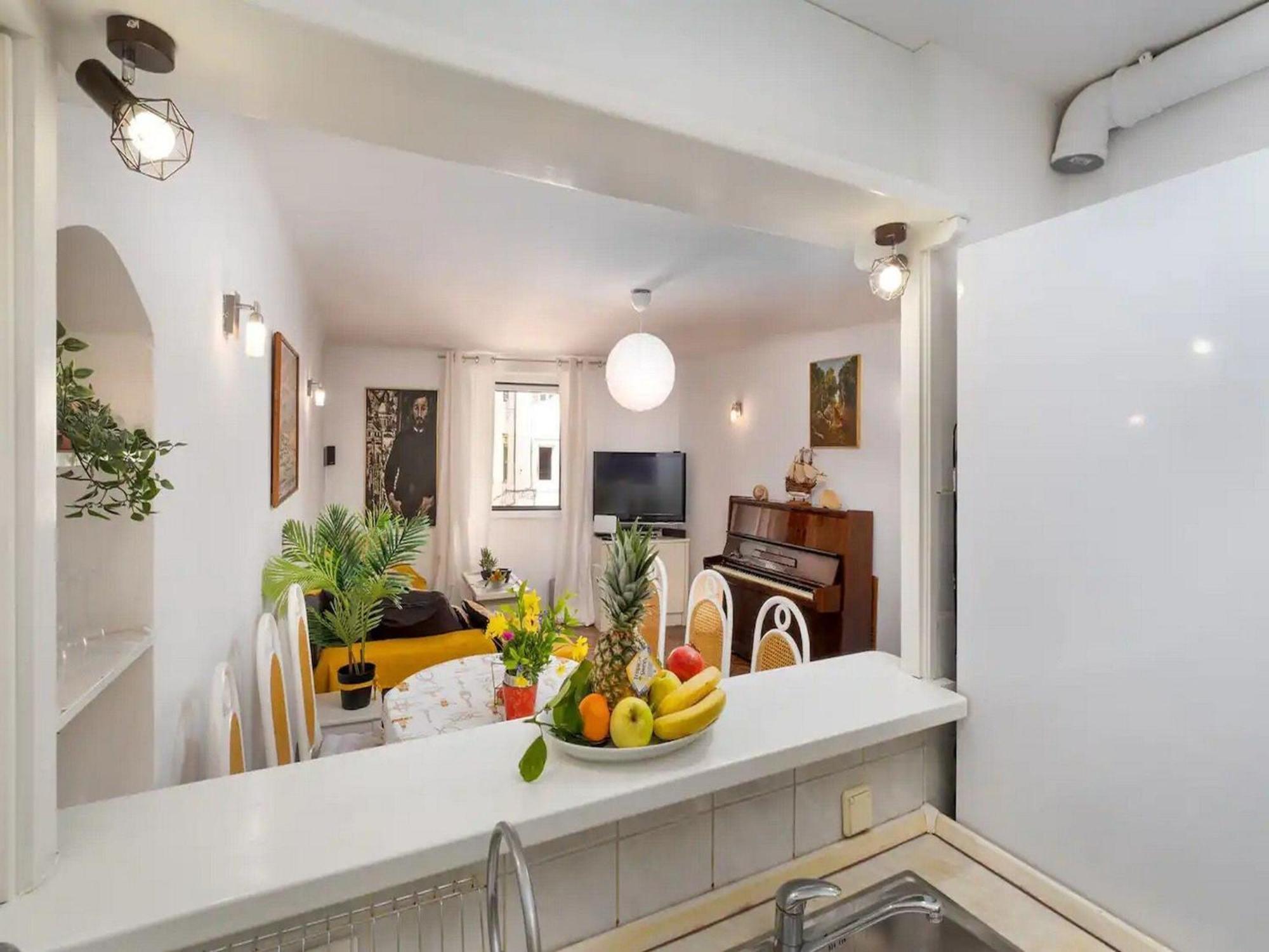 Jany - Two Bedroom With View Apartment *