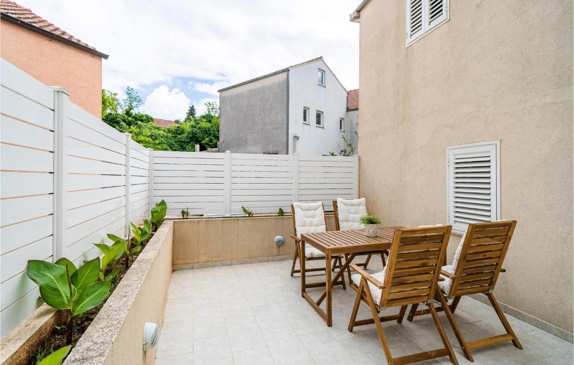 Apartment Nice In With Kitchen Dubrovnik